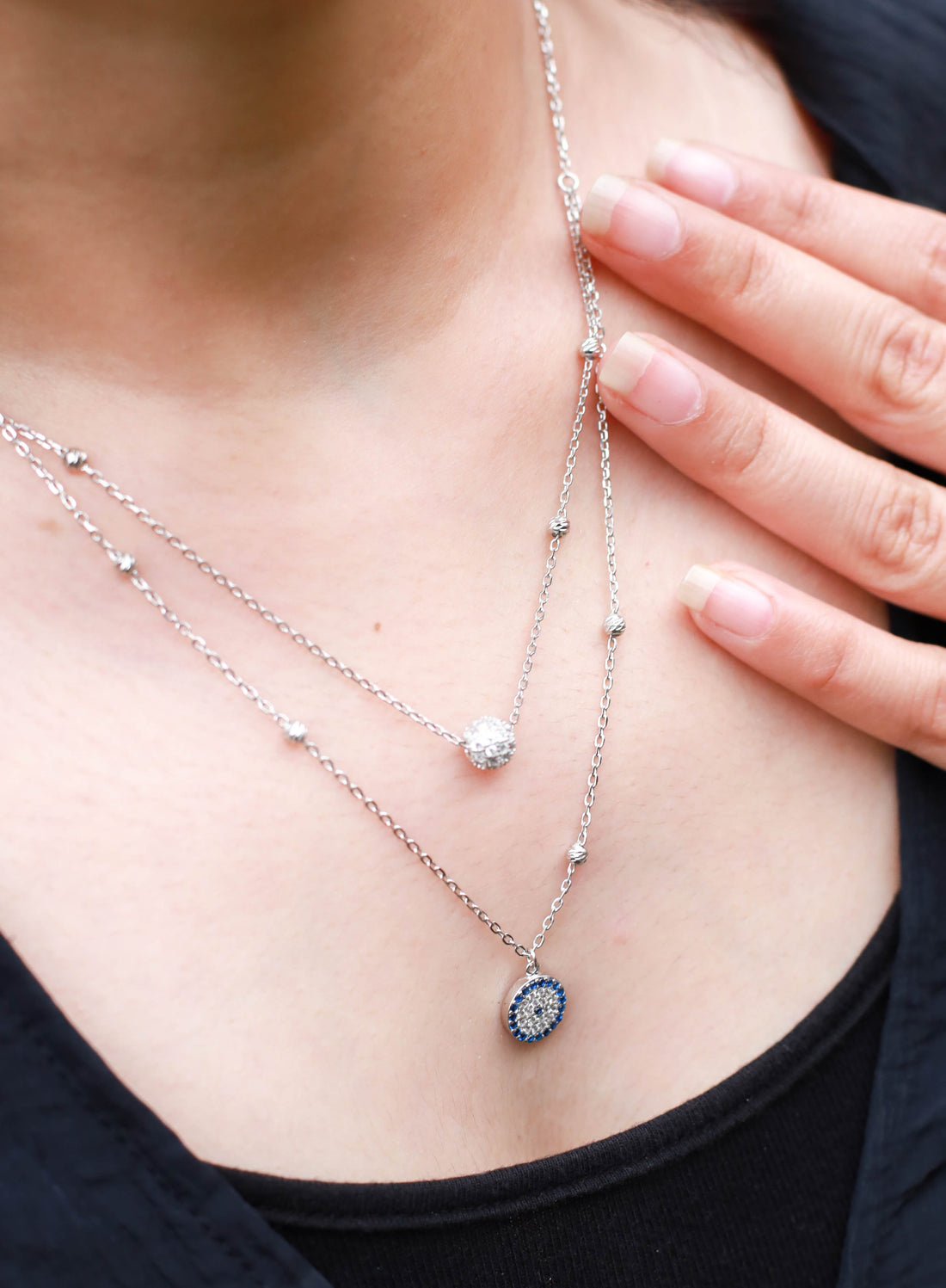 How to Layer Necklaces Like a Celebrity Stylist: The Ultimate Guide to Effortless Glam ✨